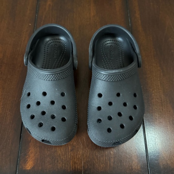 Kids Black Clogs Size 10 - Picture 3 of 8